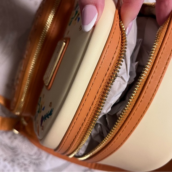 Pocahontas Loungefly Mini Backpack - Picture 6 of 7